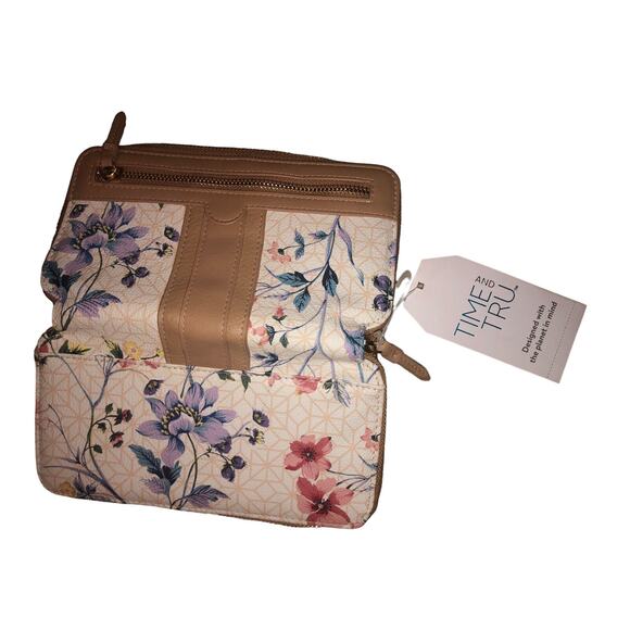 NWT Time & Tru Floral Tan Large Zip Around Wallet -‎ Lots Of Storage!!! - Picture 9 of 10